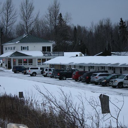Carolyn Beach Inn Thessalon Esterno foto