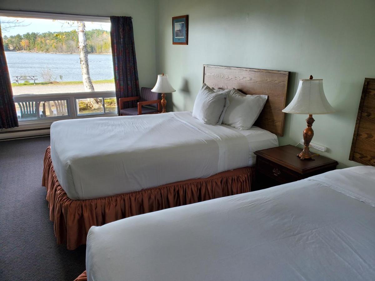 Carolyn Beach Inn Thessalon Esterno foto