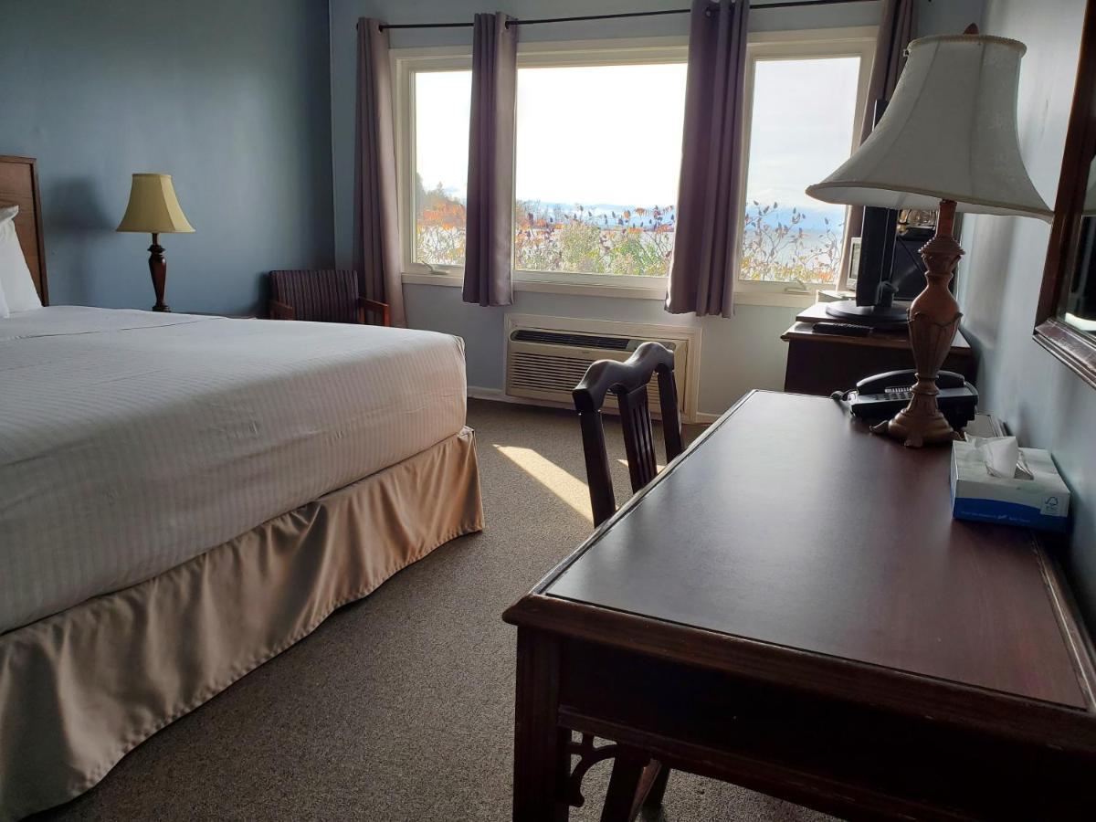 Carolyn Beach Inn Thessalon Esterno foto