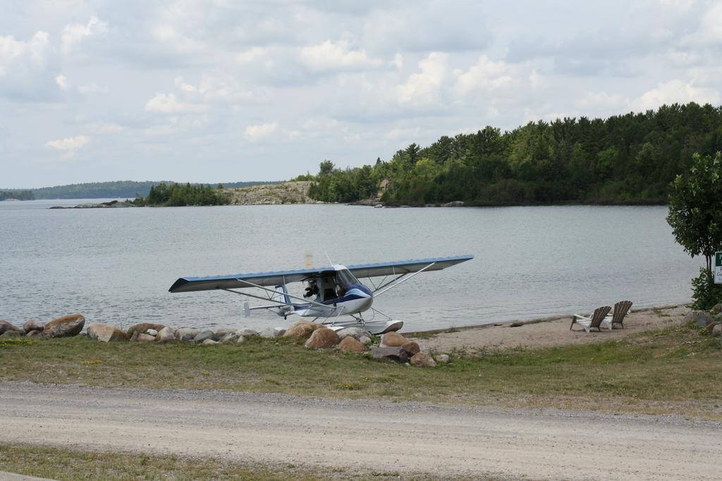 Carolyn Beach Inn Thessalon Esterno foto