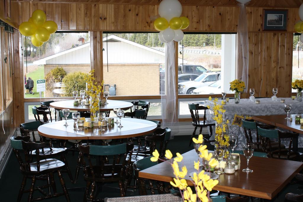 Carolyn Beach Inn Thessalon Esterno foto