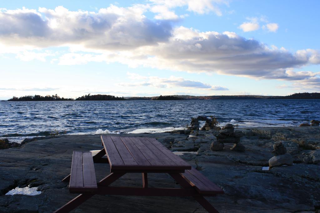 Carolyn Beach Inn Thessalon Esterno foto