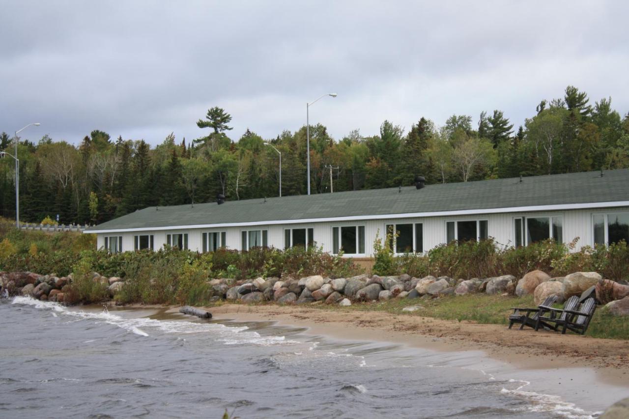 Carolyn Beach Inn Thessalon Esterno foto